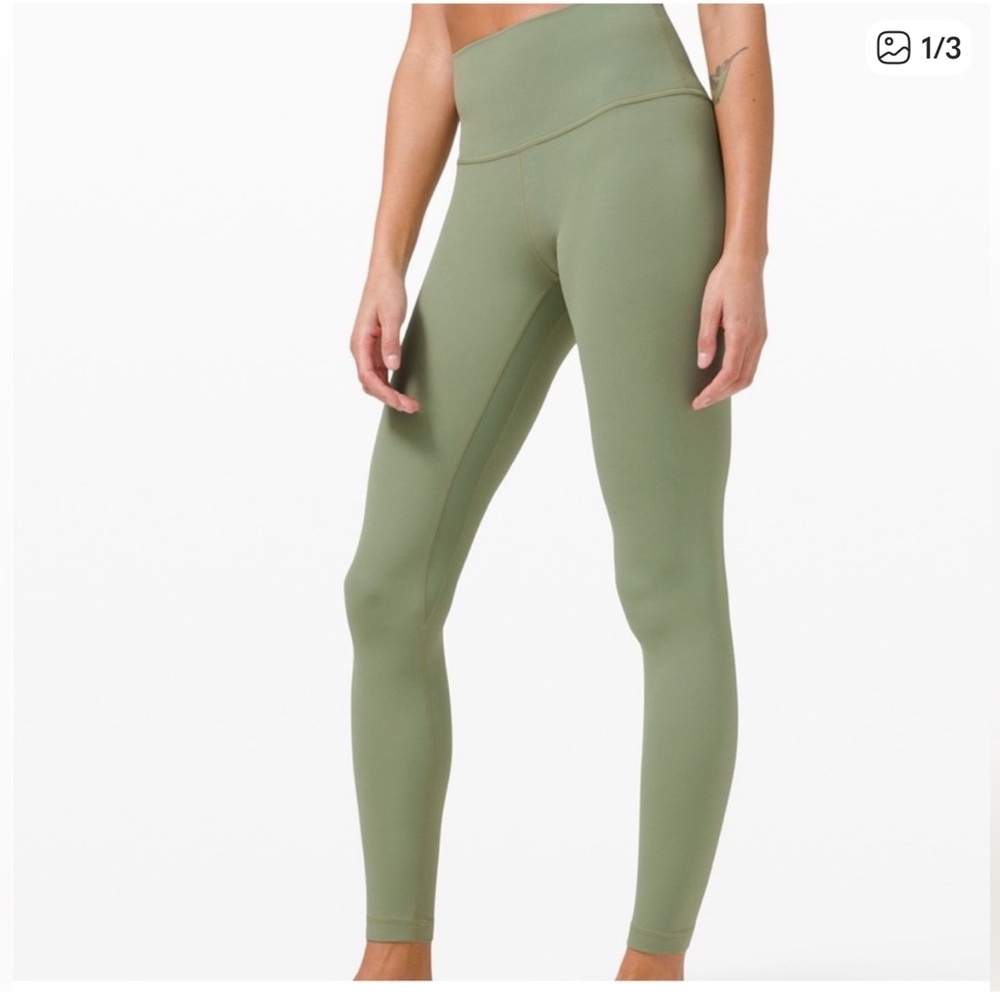 Lululemon Athletica light sage olive green/ willow 28” size 2 Align Leggings